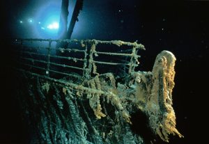 titanic-bows-railing-shipwreck-underwater-231735-2165x1500